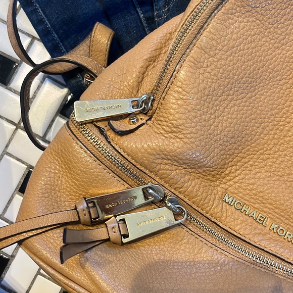MICHAEL KORS Leather Backpack - Acorn - Picture 7 of 11